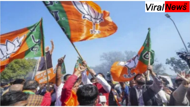 दिल्ली में बीजेपी की जीत, प्रवेश वर्मा, नितिन गडकरी, प्रमोद सावंत ने दी बधाई